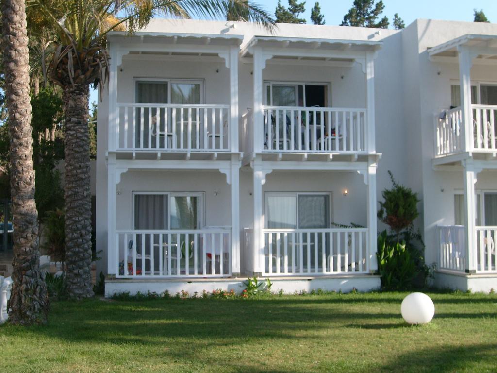 Simin Hotel Akyarlar Luaran gambar